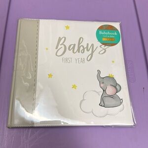 BNWT • Baby's 1st Year Book